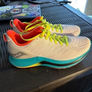 Saucony Endorphin Shift Women’s 9.5